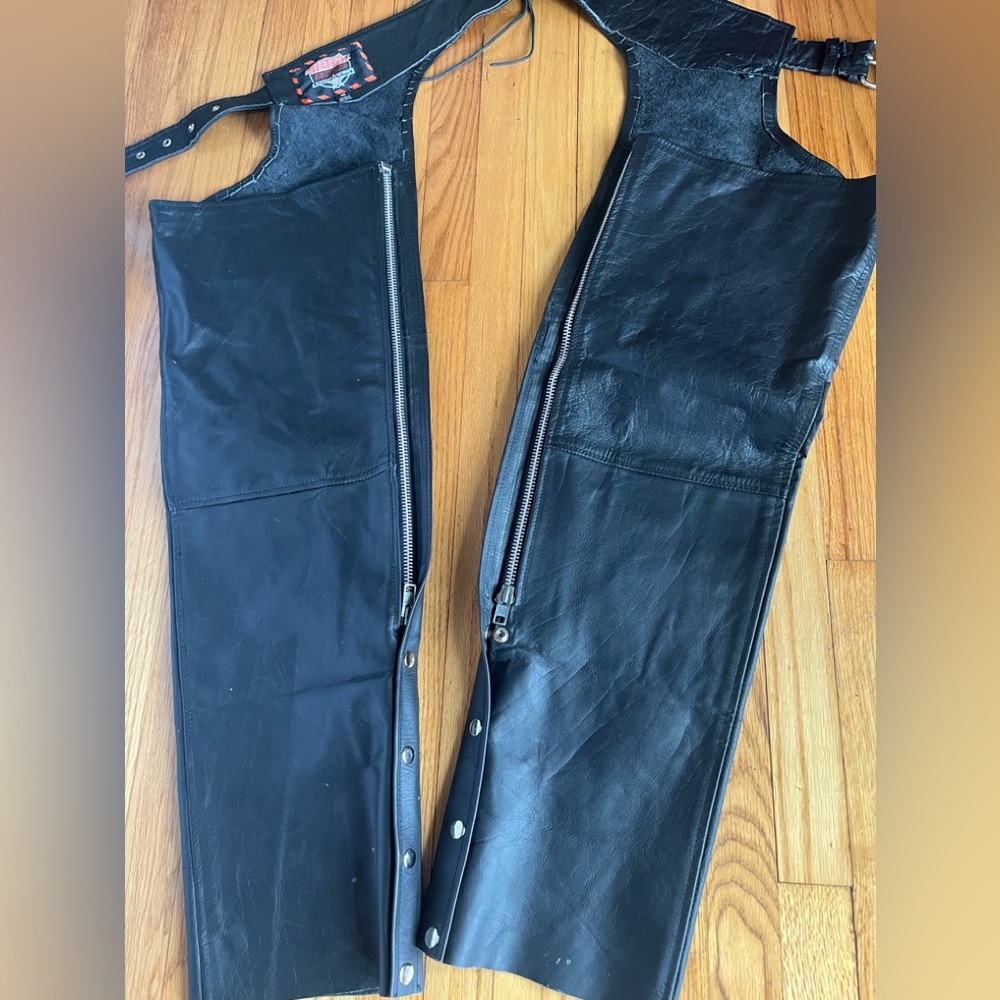 Interstate Leather Jadon Unisex Leather Chaps like new… medium (black) $68.00